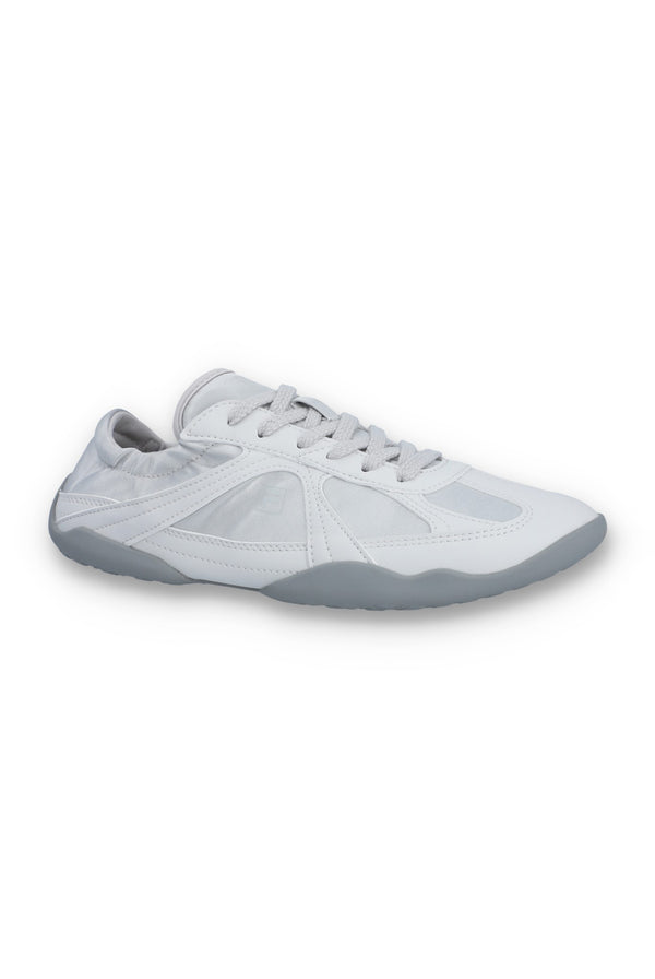 White and silver Fila glio sneaker on a white background